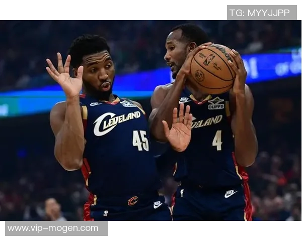 莫布里上半场表现出色高炮台状态回暖贡献10分5板2助1帽三分命中率高达66