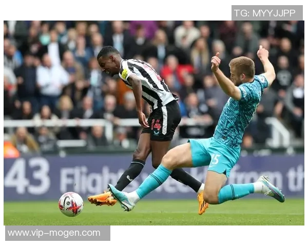 热刺青训新星拜菲尔德正式签约职业生涯首份合同展望未来